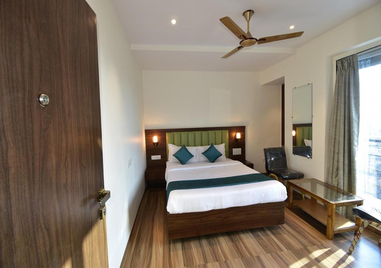 Hotel Candor Amigo Airoli Mind Space Navi Mumbai Zewnętrze zdjęcie