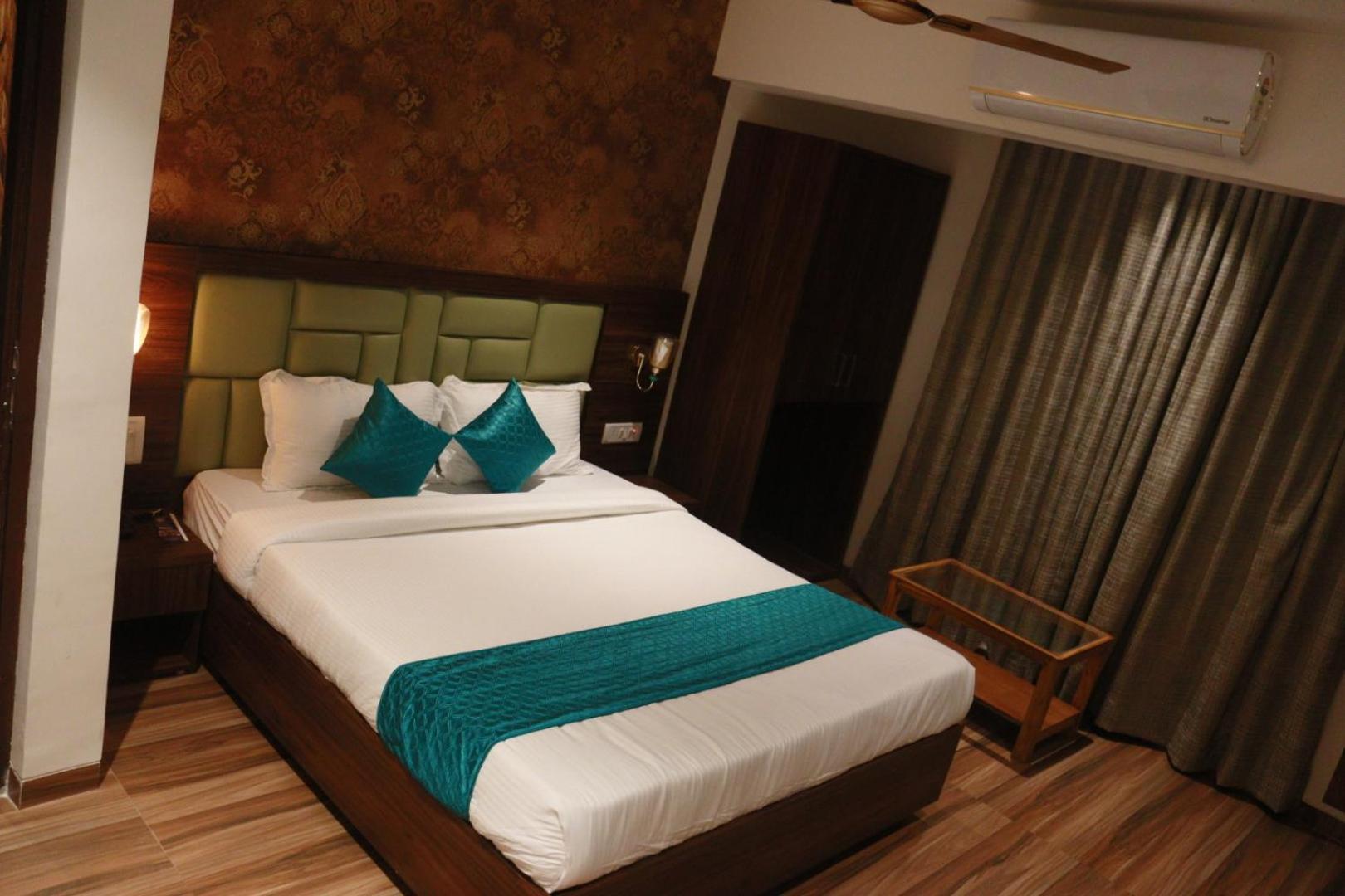 Hotel Candor Amigo Airoli Mind Space Navi Mumbai Zewnętrze zdjęcie