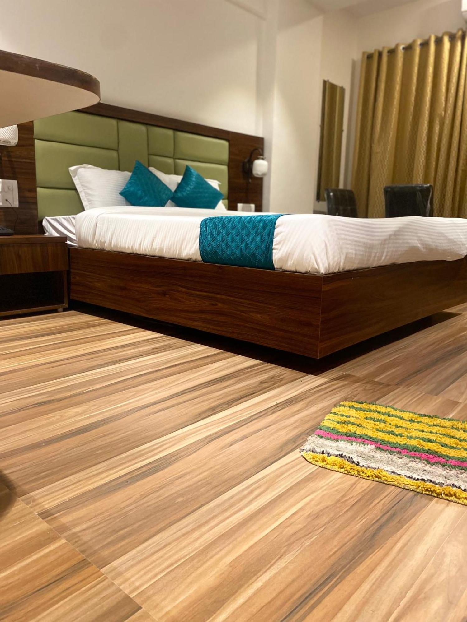 Hotel Candor Amigo Airoli Mind Space Navi Mumbai Zewnętrze zdjęcie